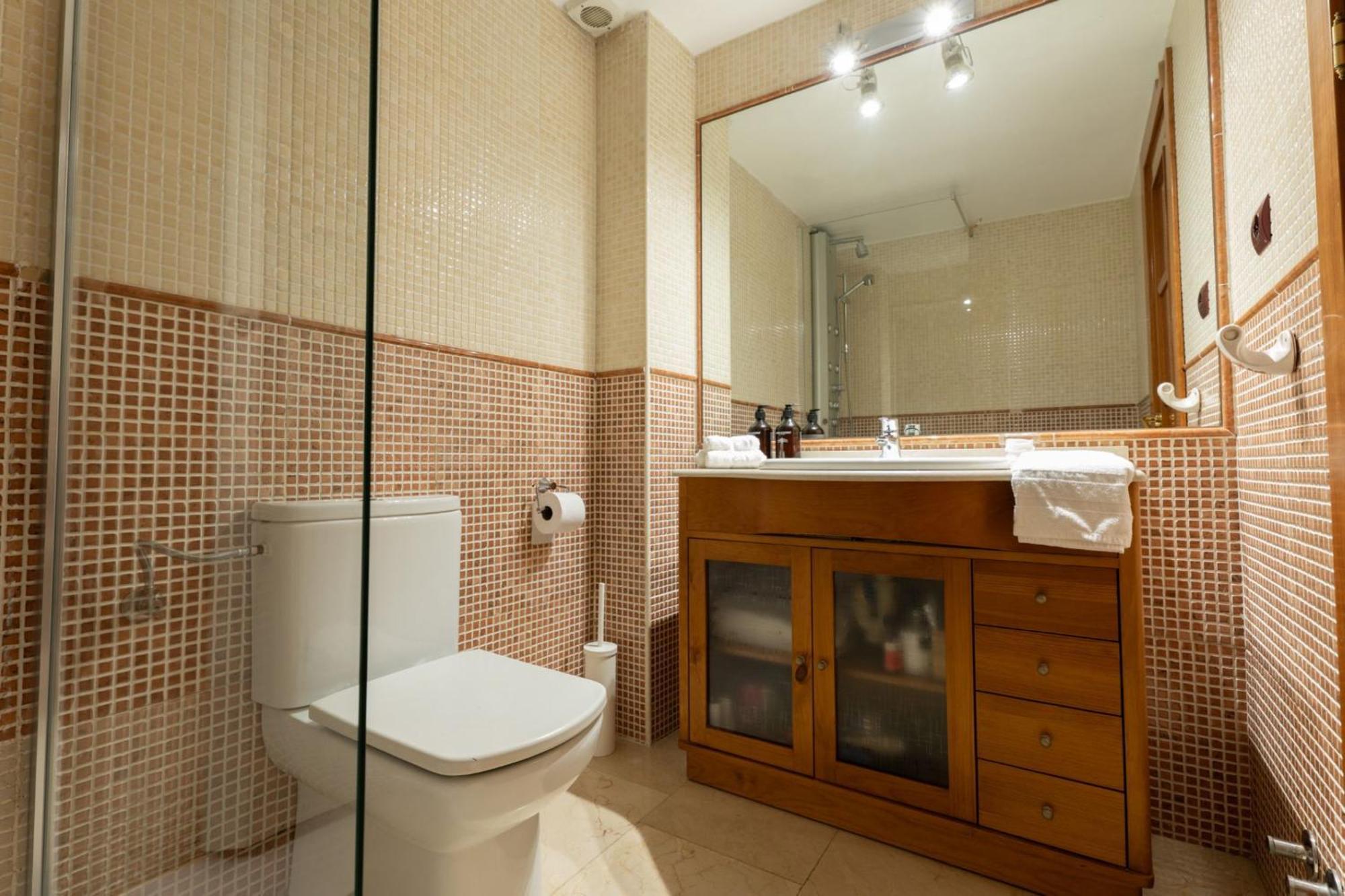 One Bedroom Apartment In Chueca Madrid Exterior photo